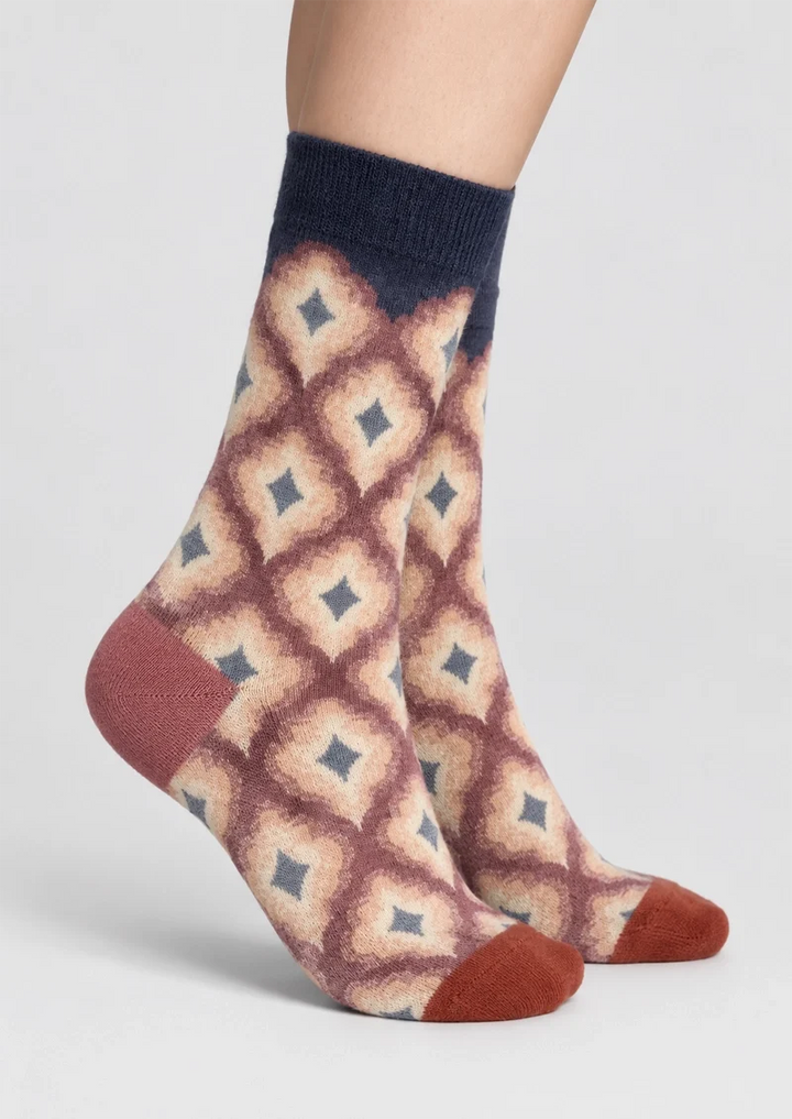 Women Navy Mauve Retro Diamond Pattern Knit Mid Calf Crew Socks