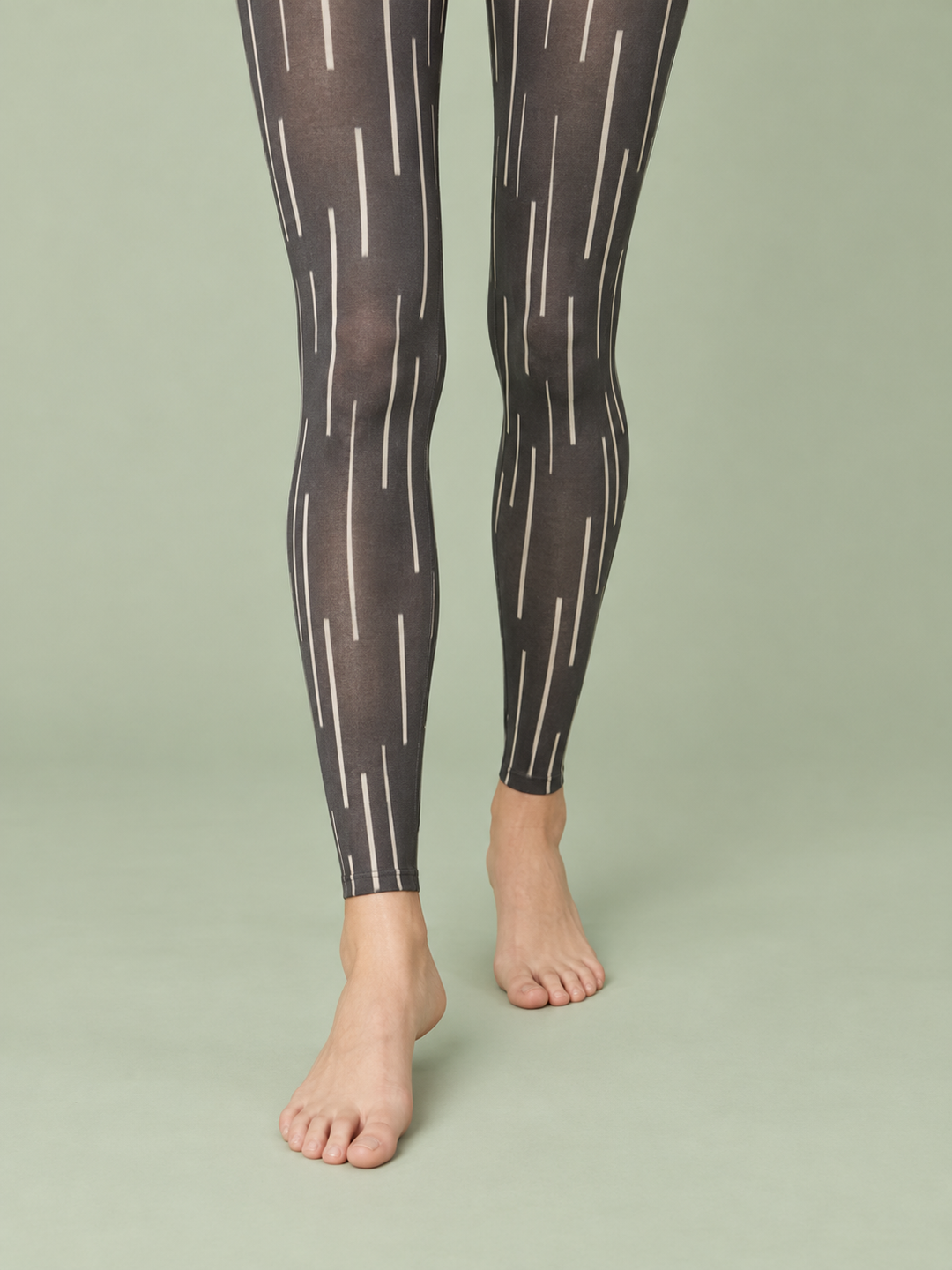 Women Charcoal Ivory Staggered Bar Print Footless Pantyhose